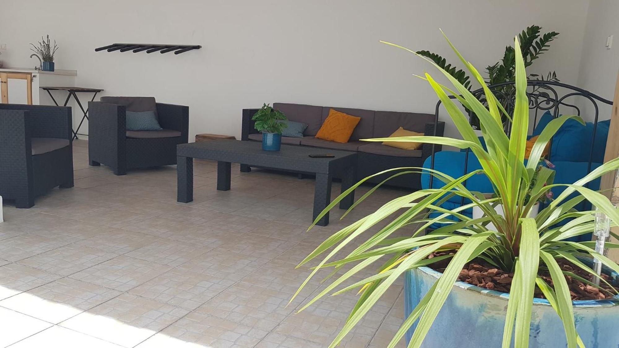 White Guest House Пениши Экстерьер фото